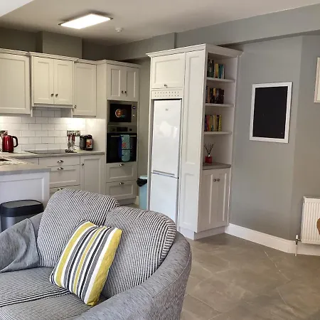 Retreats Harbour Lights * Roundstone