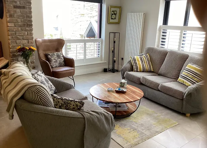 Retreats Harbour Lights 아파트 라운드스톤